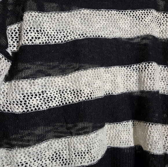 Dots Crochet Sweater - Picture 6 of 7